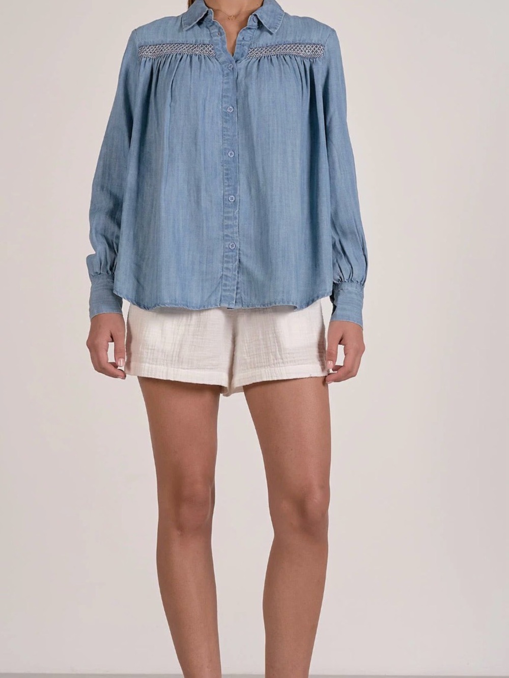 Elan Embroidered Denim Wash
Button-Up - Effortless Boho Chic, sizes xs, s, m nwt